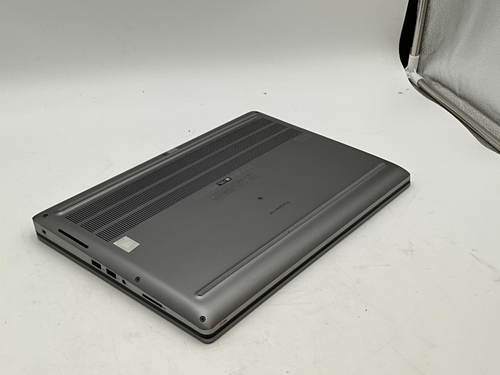 DELL Precision 7560 i7-11850H 2.50g 32GB 1TB T1200 15.6″ win11 LAPTOP 6JP64M3