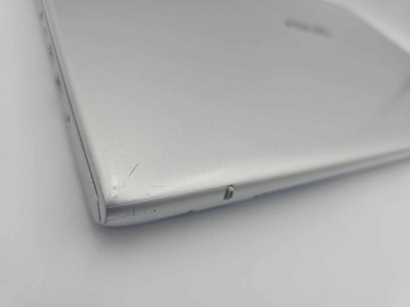 Asus Vivobook X712F i5-8265U 1.60GHz 8GB RAM 1TB HDD Windows 11 Pro
