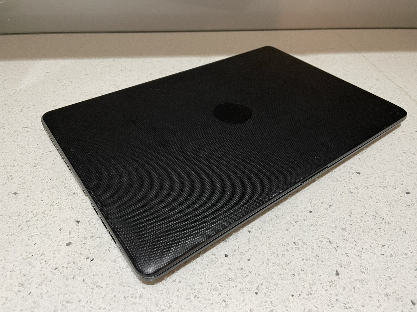 HP Notebook AMD 7th Generation A6-9220 2.50GHz 8GB 1TB HDD 15.6″ 15-bw027au W10
