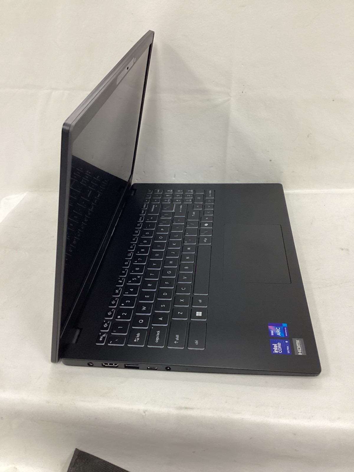MSI Modern 15.6″ Touchscreen Laptop Intel Ultra 9-185H 64GB 2TB SSD Win 11 Pro