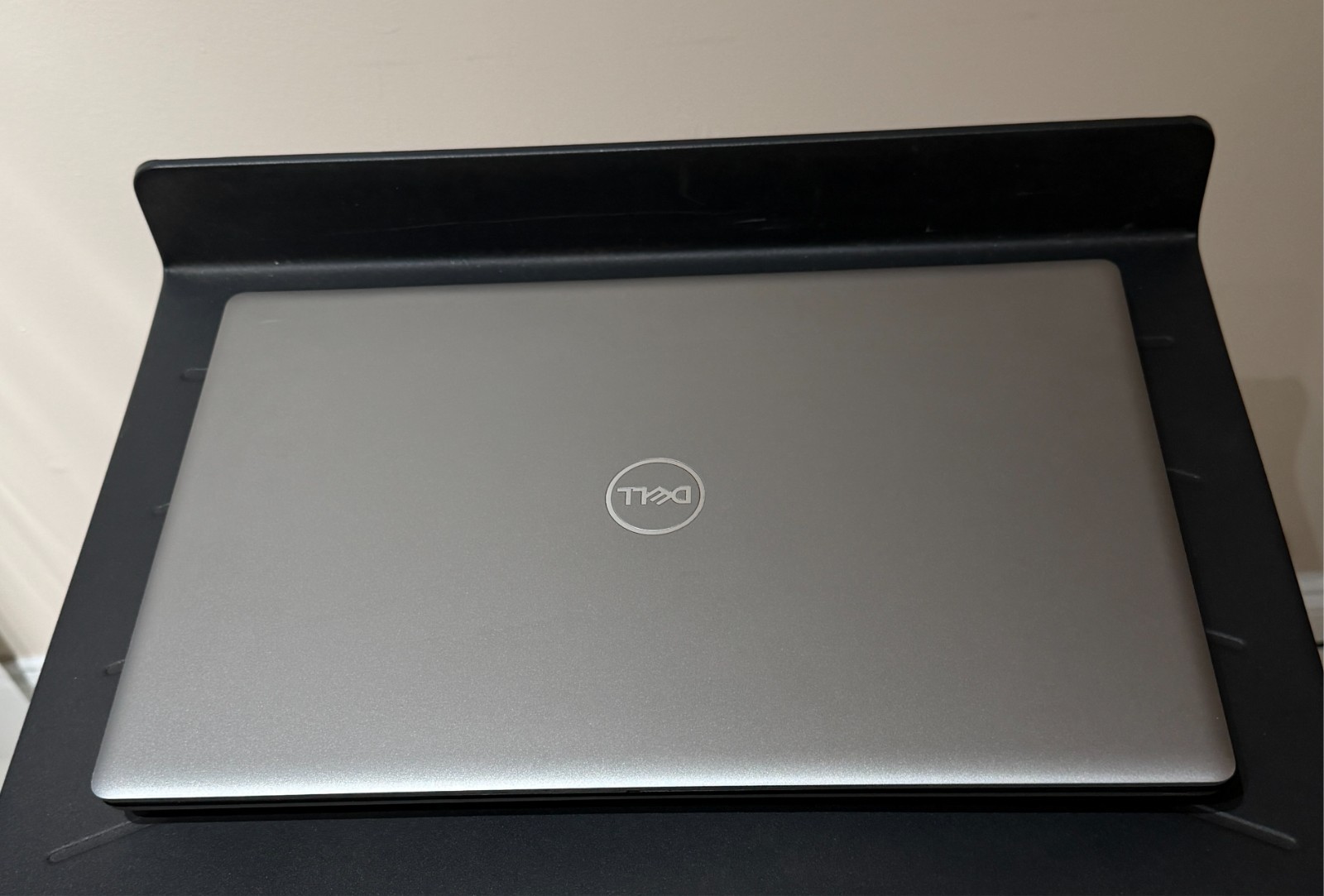 Laptop Dell precision 7750 i5-10400H 48GB RAM 512GB HD Win11