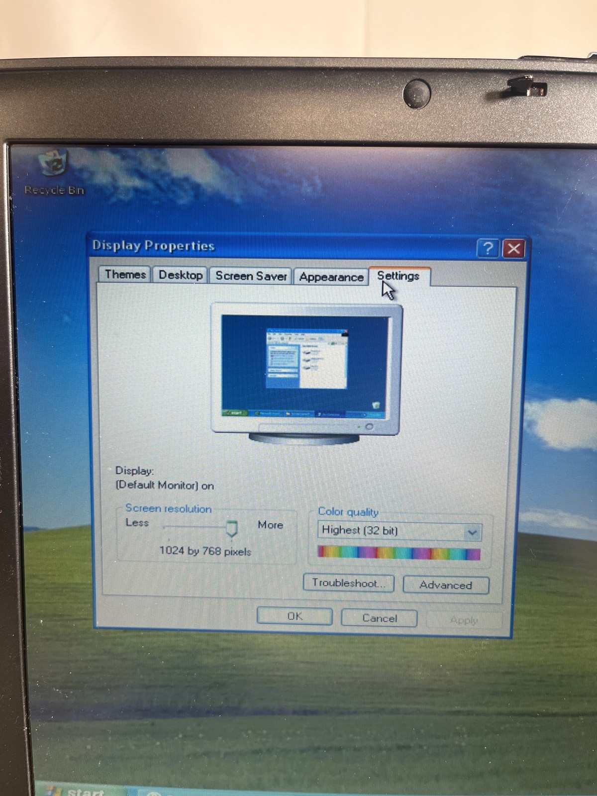 Dell Latitude D620 Win XP Core 2 Duo T7200 2GHz 2GB 298GB HDD 14.1″