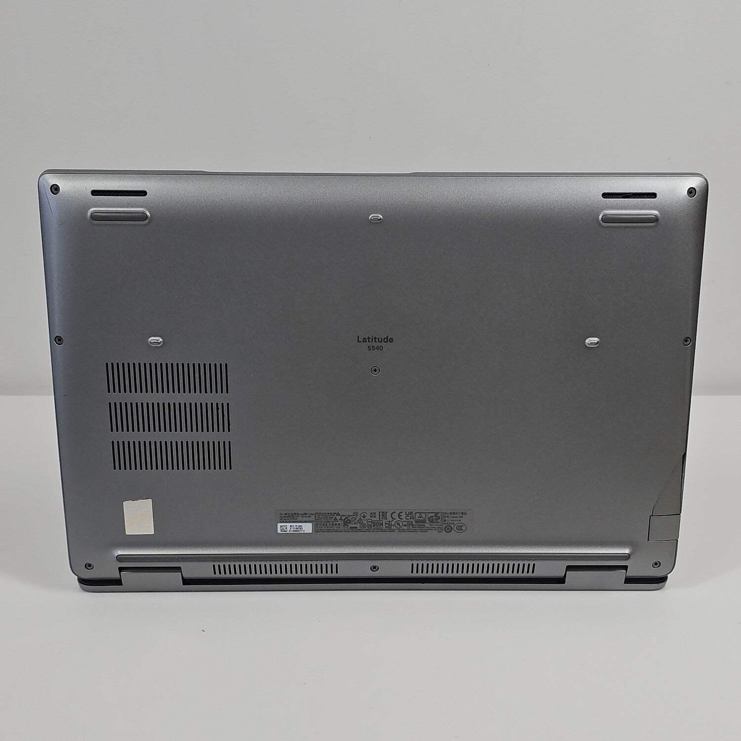 Broken Dell Latitude 5540 15.6″ i7-1365U 16GB RAM 512GB SSD Cracked Casing