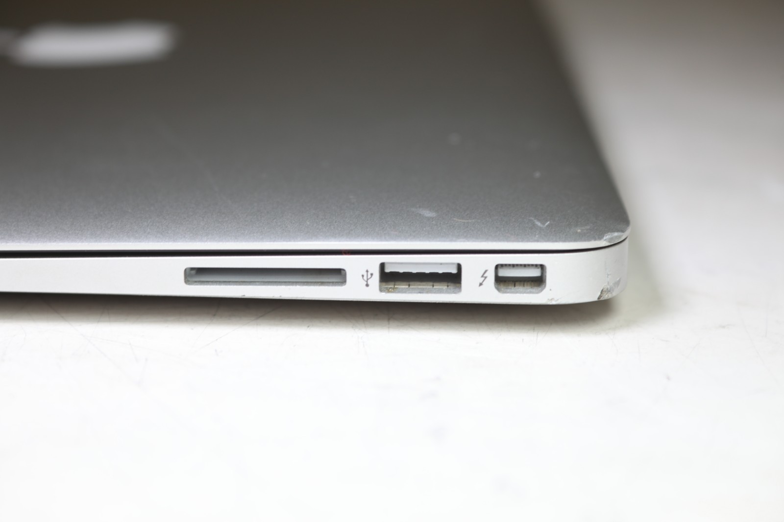MacBook Air (A1466) Intel(R) Core(TM) i5-3427U CPU @ 1.80GHz-4GB RAM-128GB SSD
