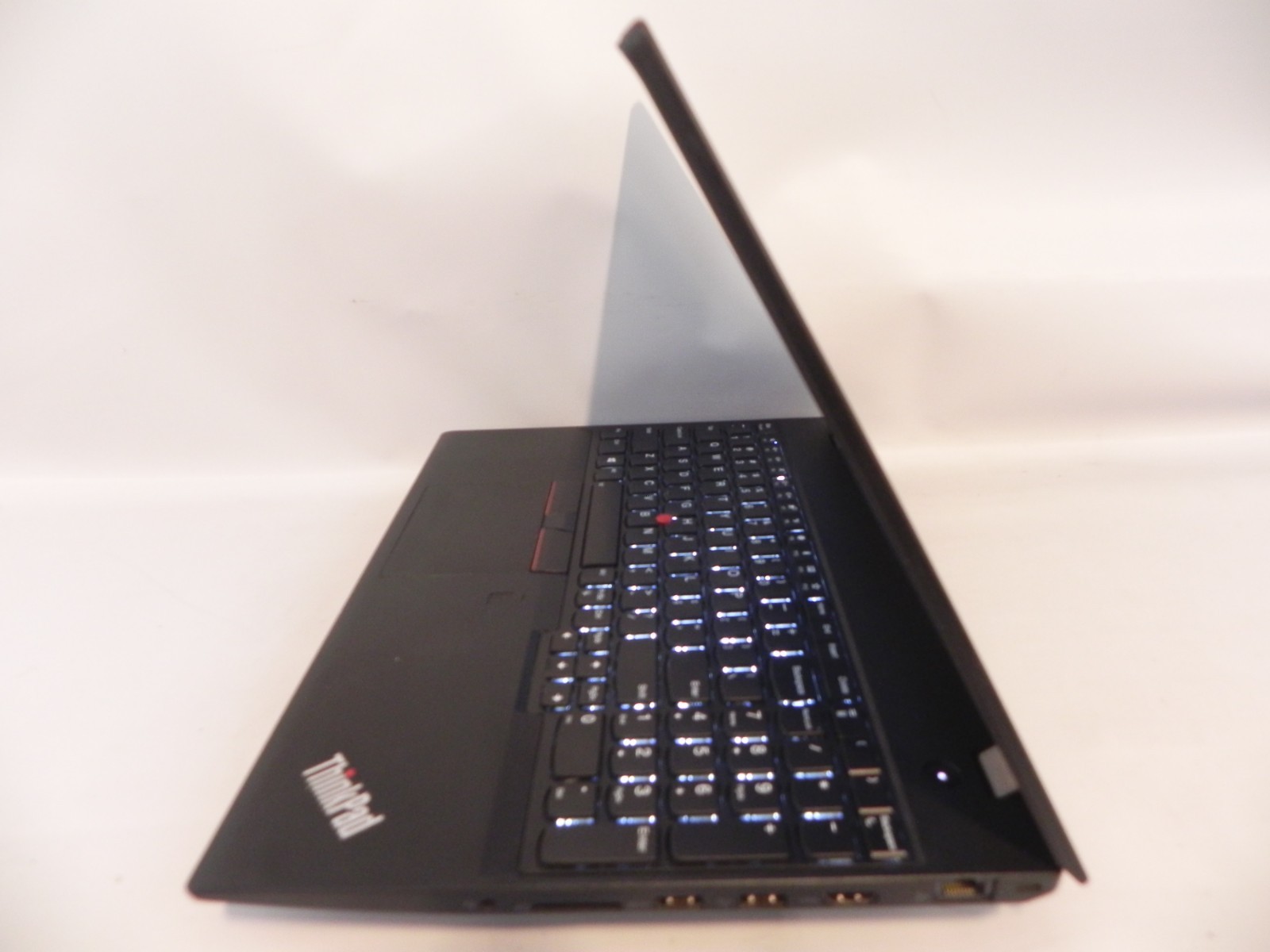 Lenovo ThinkPad T580 15.6″ Windows 11 Intel i7-8550u 1.9GHz 16GB RAM 256SSD