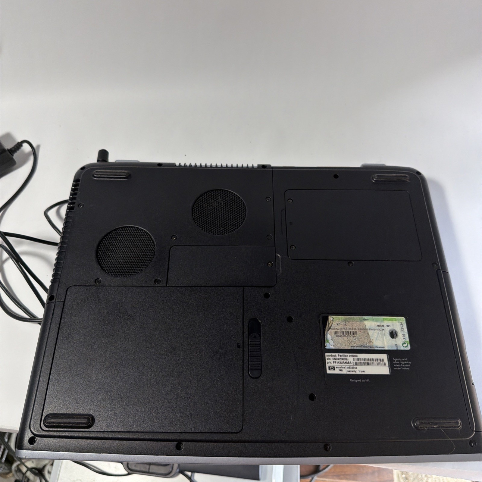 Vintage HP Pavilion zv5000 Windows XP Laptop (Athlon 3000, 512mb, GeForce 420)