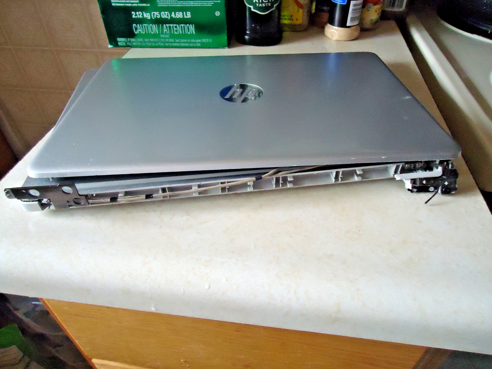 HP 14-dk1035wm 14″ FHD Laptop Ryzen 3 3250U 2.6GHz AMD Radeon Graphics 4GB RAM