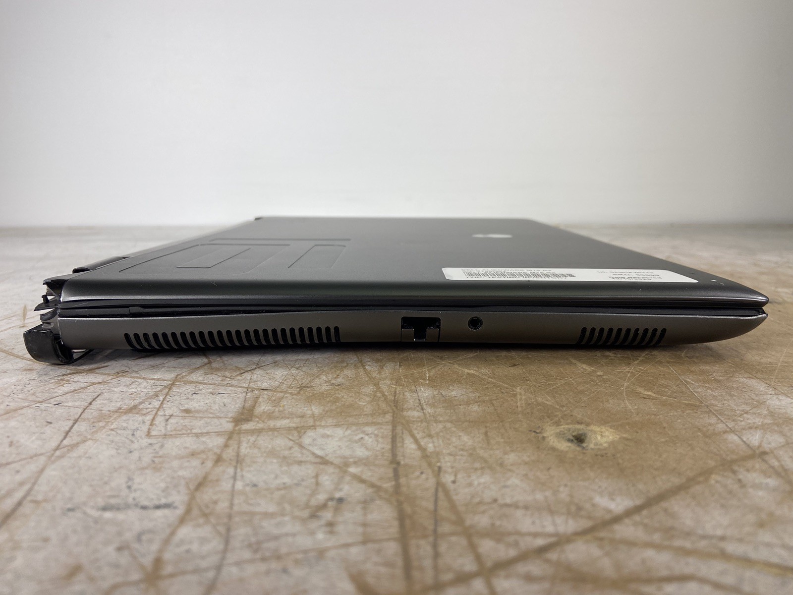 DELL ALIENWARE M16 R2 ULTRA 7 155H @ 1.4 GHz, NO RAM/HDD/OS – (FOR PARTS)