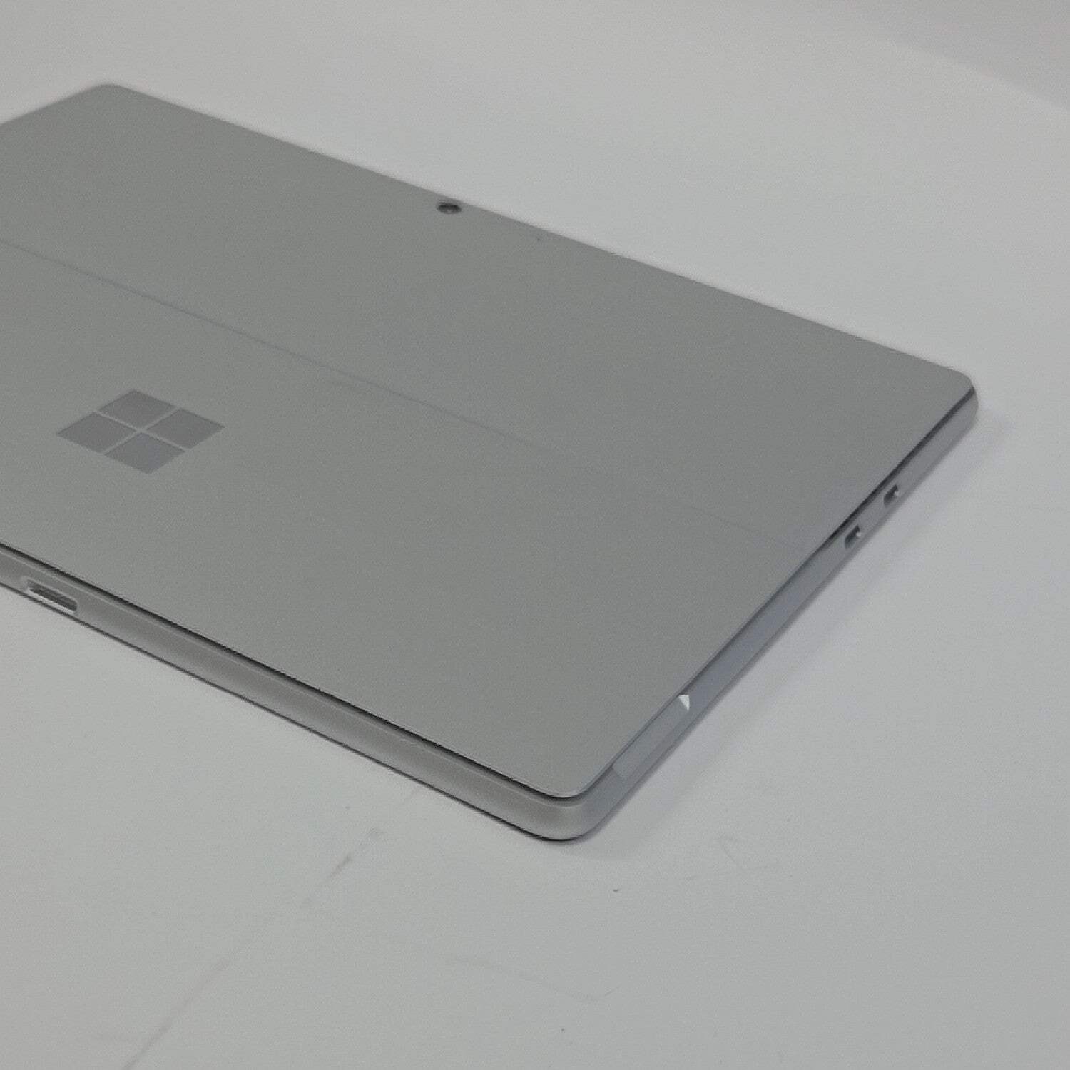 Microsoft Surface Pro 12 2103 13″ Core Ultra 5 335 2.2GHz 16GB RAM 512GB SSD
