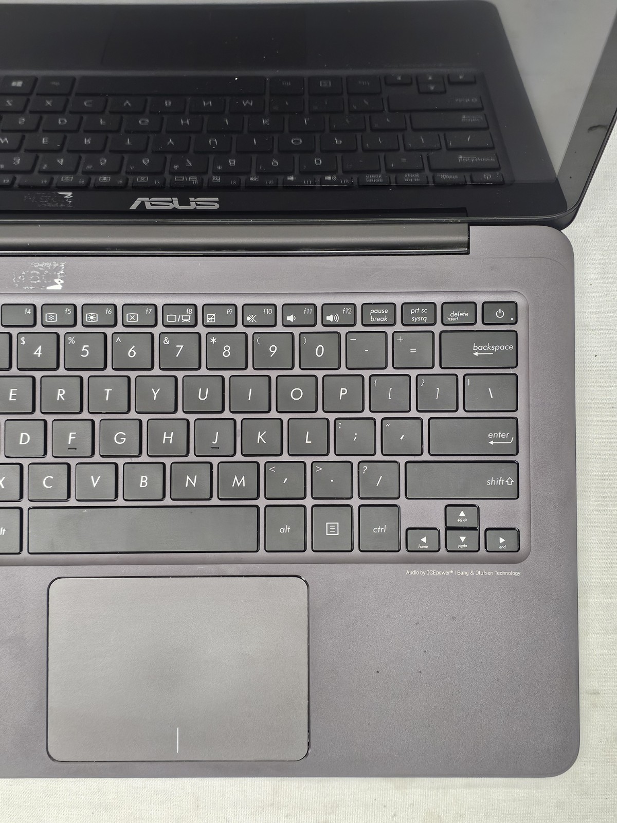 ASUS UX305C Laptop – Intel m3-6Y30 – 8GB RAM – 256GB SSD – BAD BATT – Windows 10