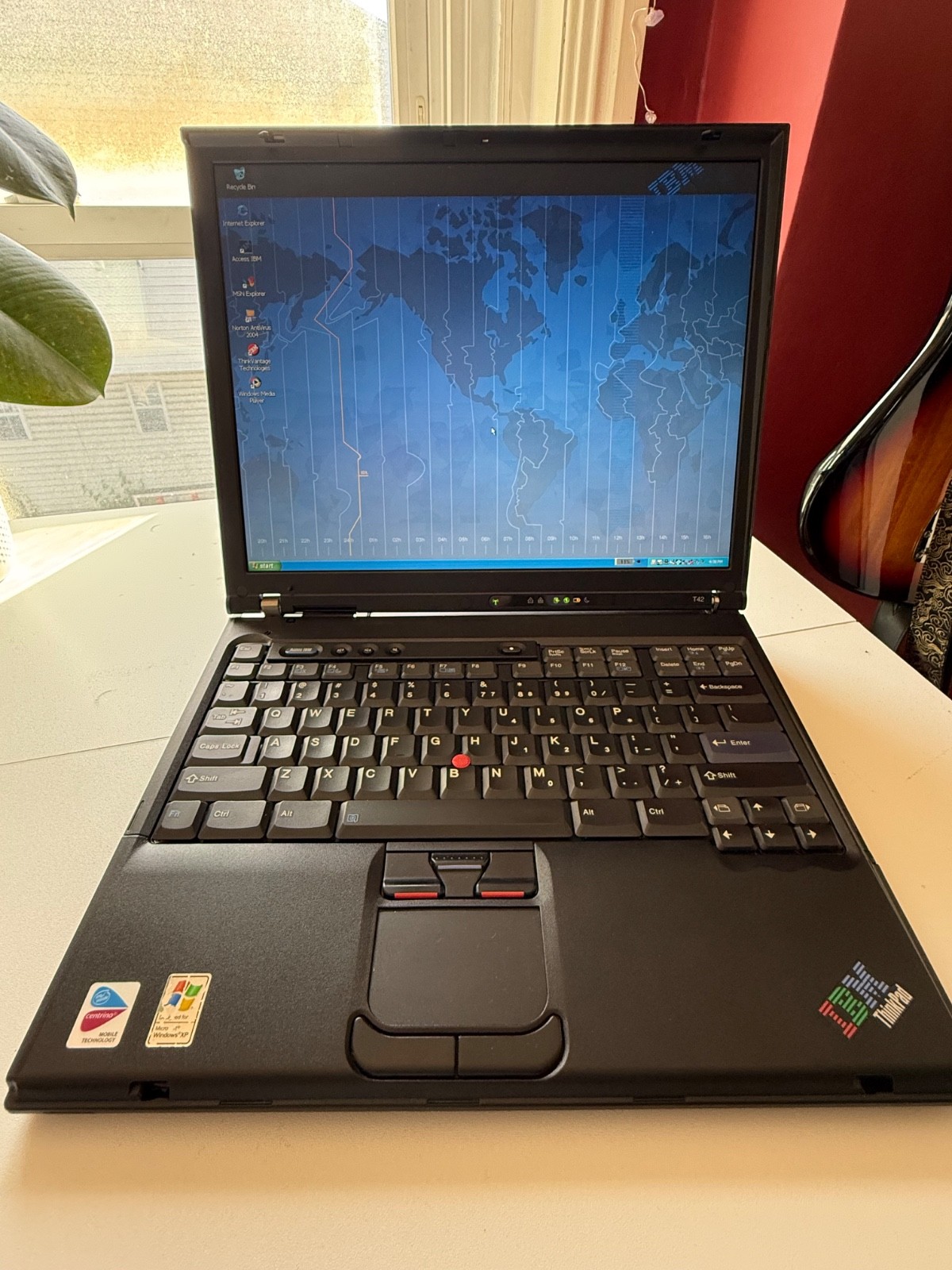 SURVIVOR! IBM Thinkpad T42 Laptop Pentium M 1.70 Ghz 512 MB RAM OEM Windows XP