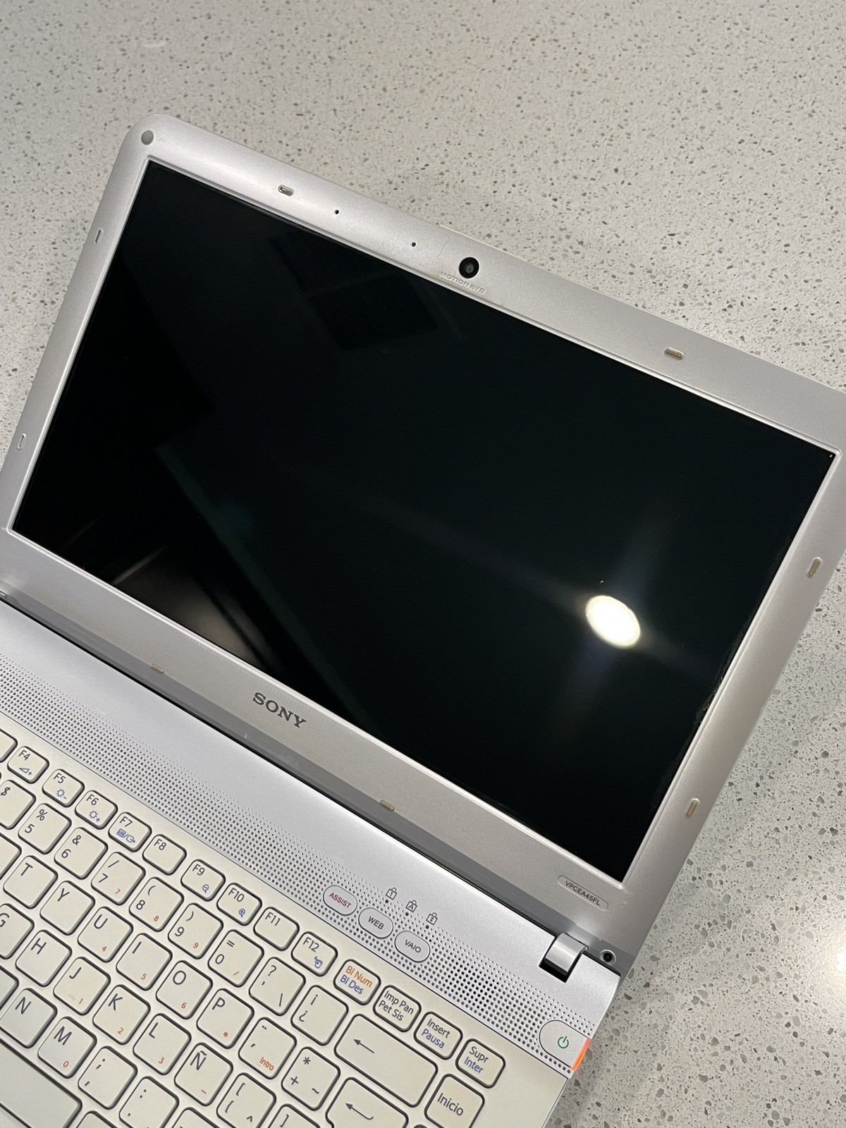 Sony Vaio VPCEA45FL i3-M380 8GB RAM 120GB SSD Radeon HD 5000