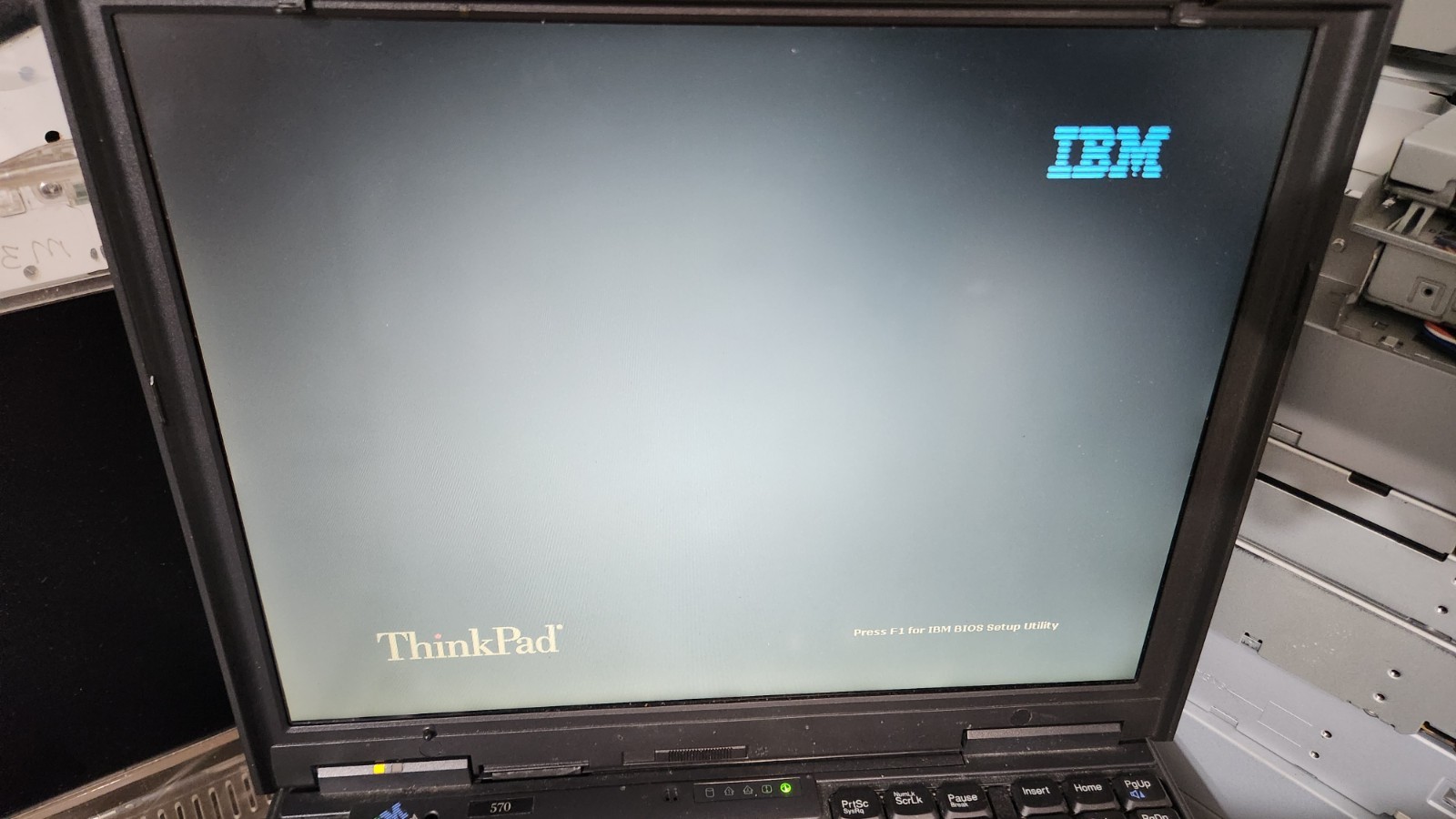 VINTAGE IBM ThinkPad 570 13″ Laptop Intel Pentium 2 192mb RAM 98SE W/ DOCK WORKS