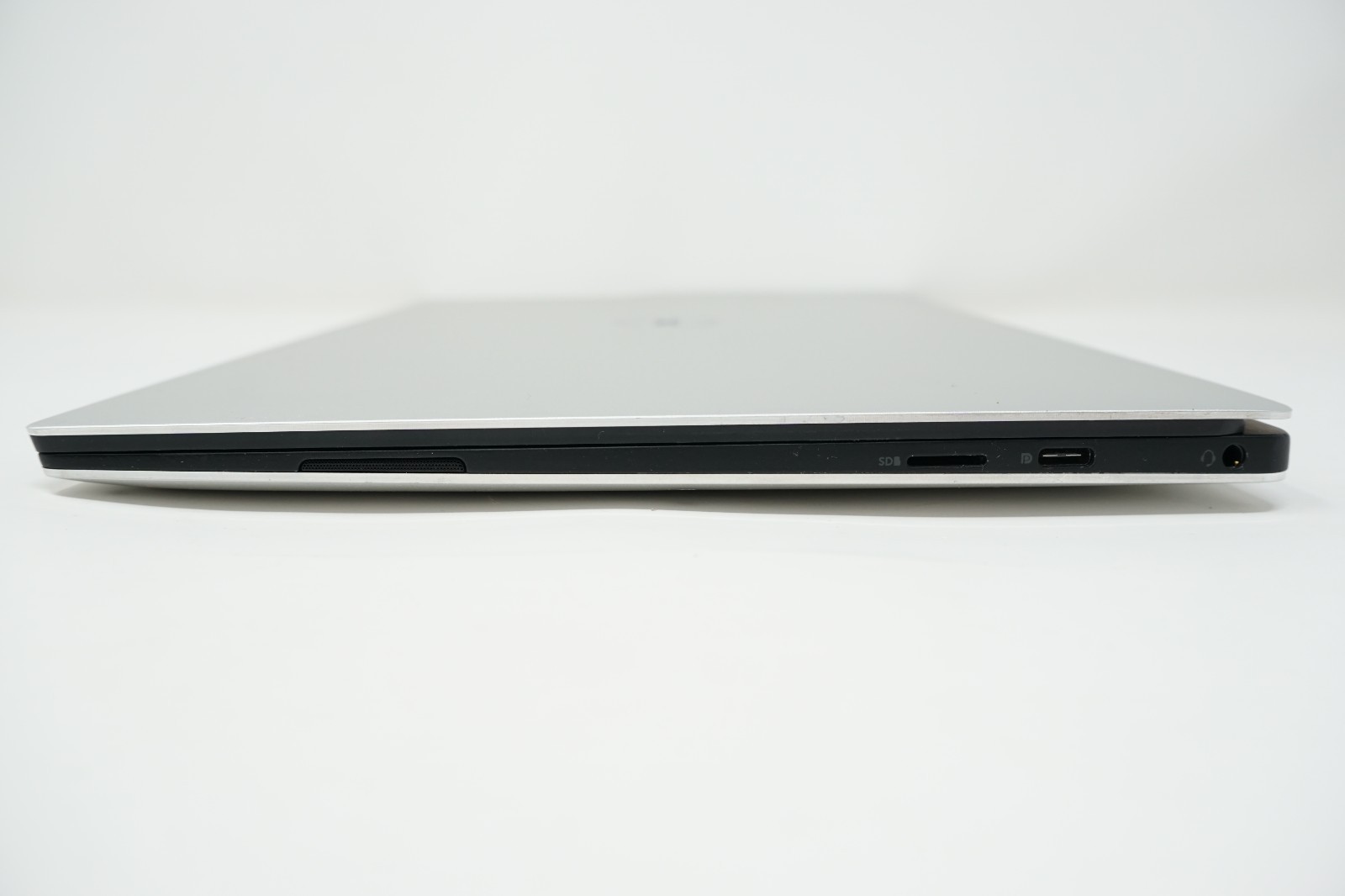 Dell XPS 13 9370 Core i7-8550U 1.80GHz 8GB Ram 256GB SSD 1080p Non-Touch Good.