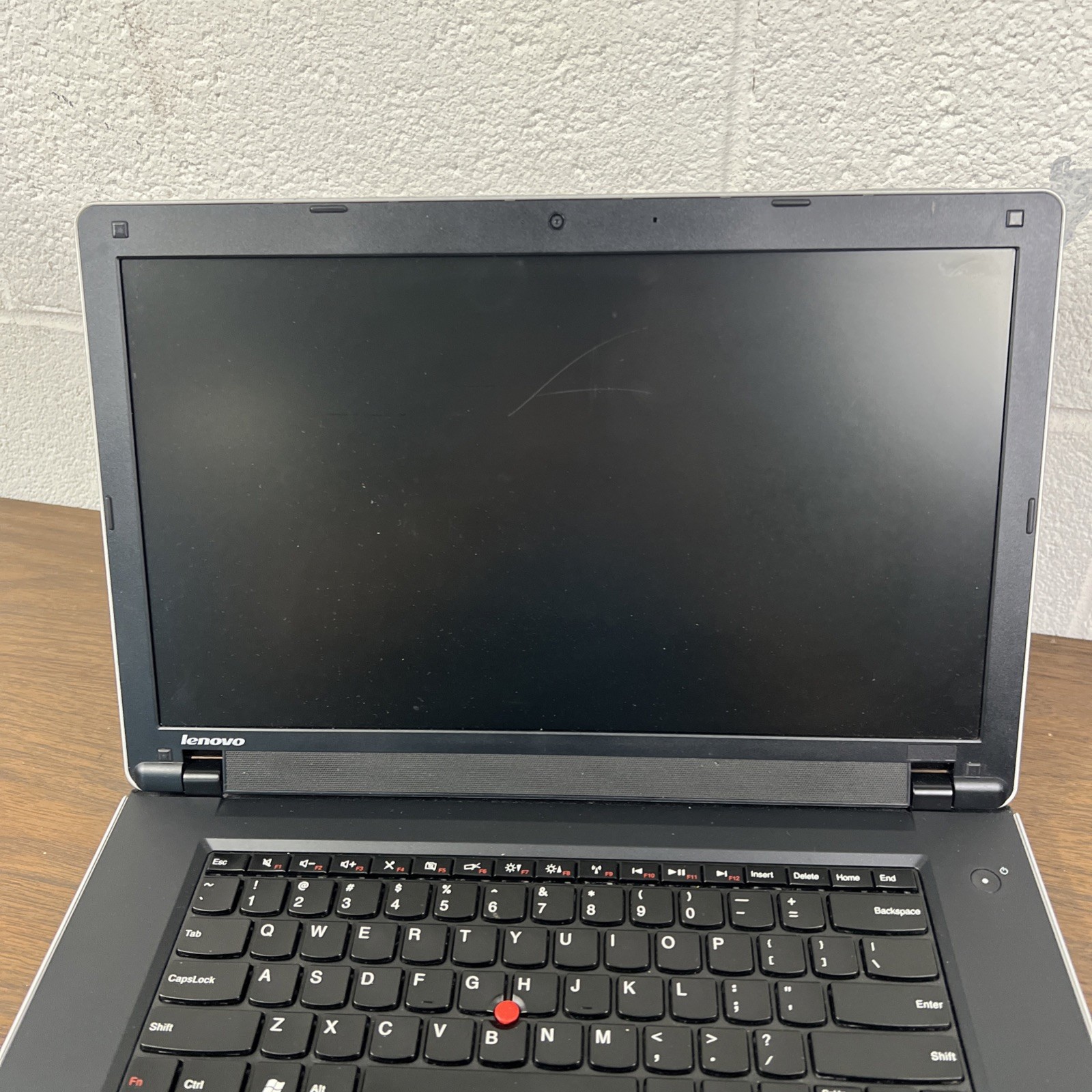 LENOVO THINKPAD EDGE 15 15.6″ Intel Core i3 M390 2.66GH 4GB RAM NO HDD / NO OS