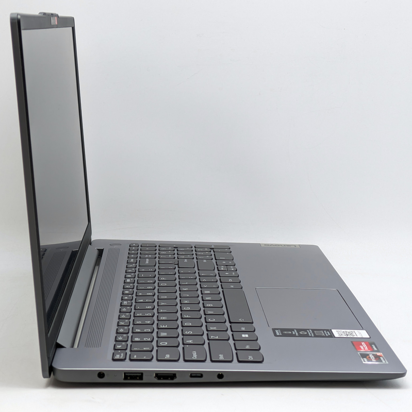 Lenovo IdeaPad Slim 3 15ABR8 15.6″ Ryzen 5 5625U 16GB DDR4 512GB SSD Windows 11H