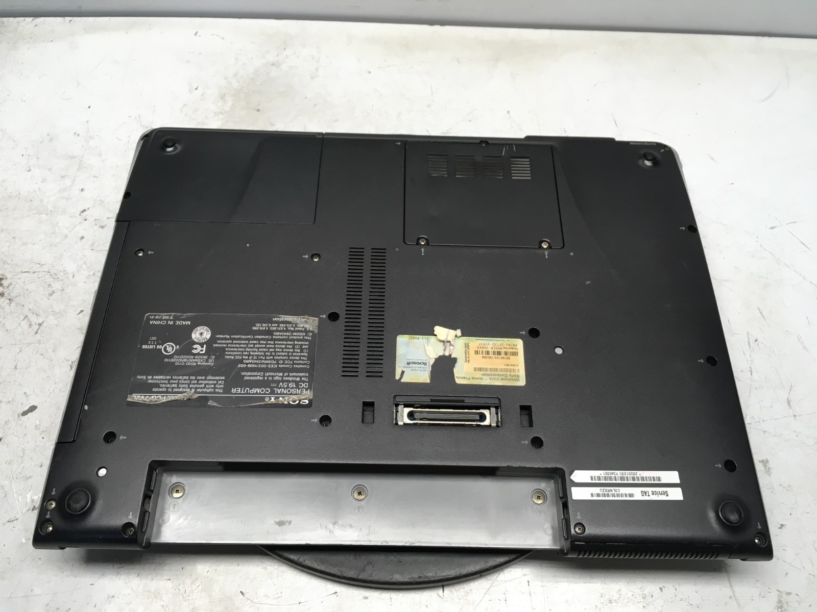 Sony Vaio VGN-FE880E Intel Core 2 Duo T5500 1.66GHz 2 GB NO HDD – MISSING KEY