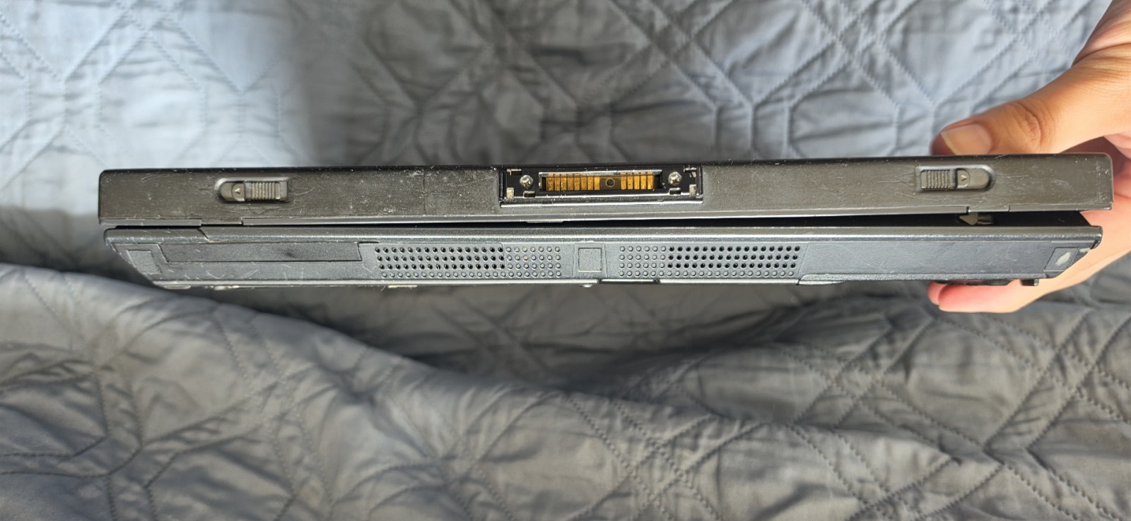 Vintage Retro IBM Thinkpad T20 Laptop Windows 2000 Serial CD Read Description
