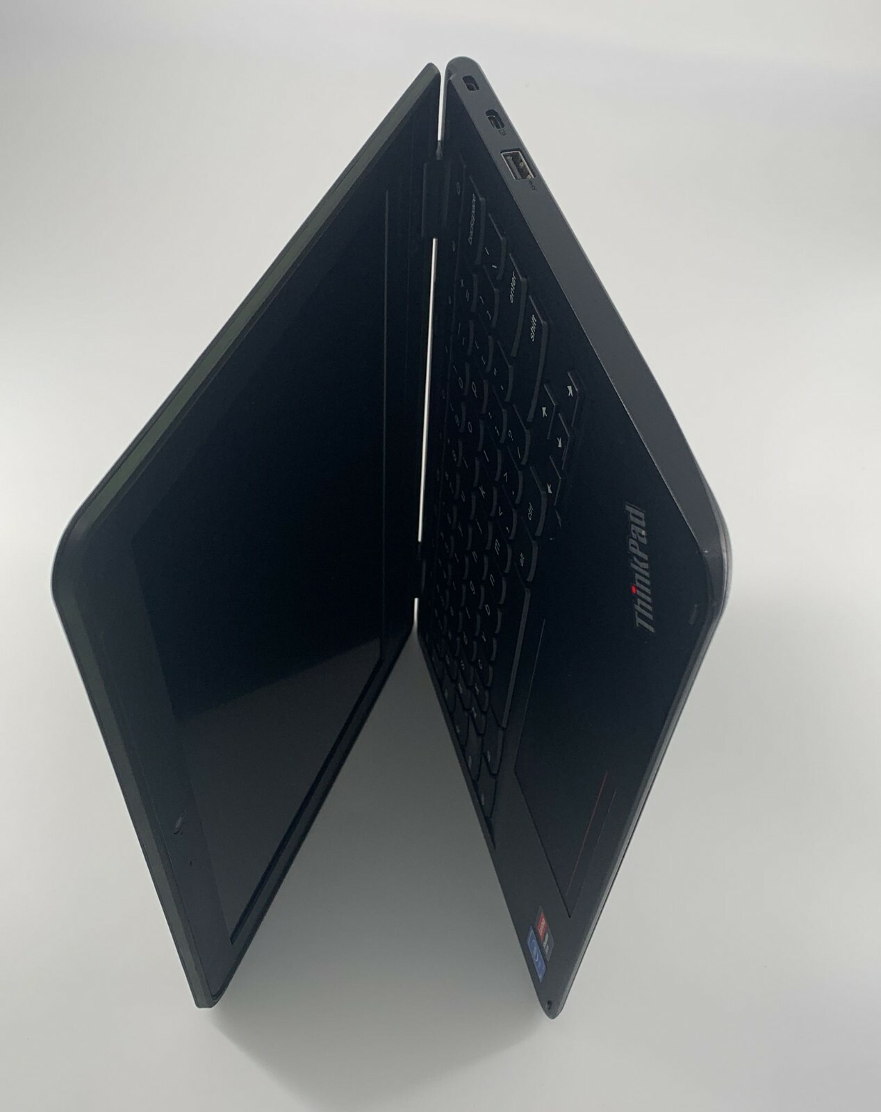 Lenovo Thinkpad 11E, Chrmebook, 4 GB RAM, 16 GB SSD