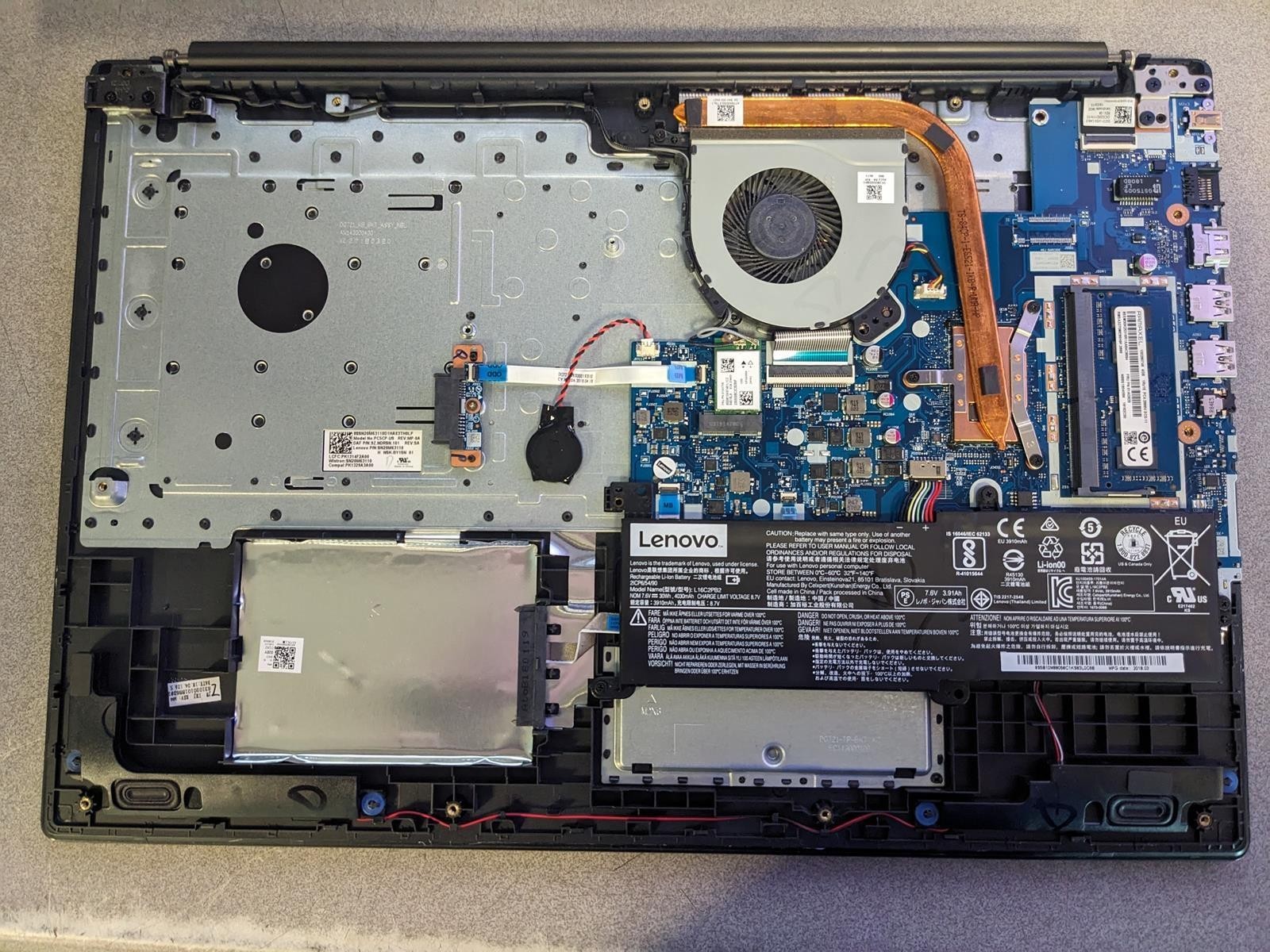 LENOVO IDEAPAD 330-17IKB i5-8250U @ 1.60GHz, 8GB RAM, NO HDD/OS