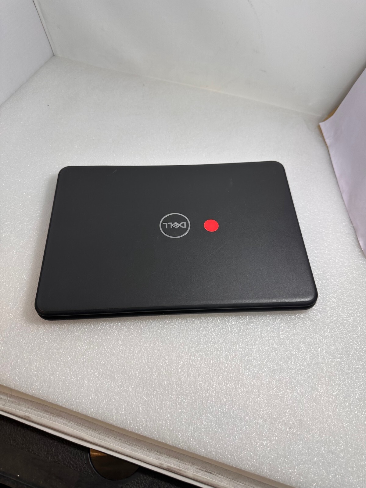 Dell Latitude 3300 13.3″ Intel Core i3 7th Gen 4gb ram 128gb PCIe- No OS