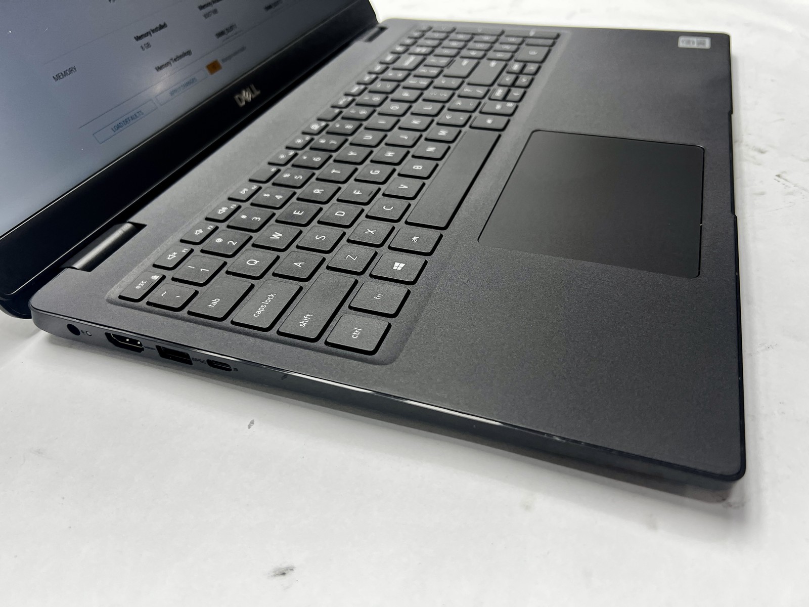 Dell Latitude 3510 core i5-10, 8GB, 256GB SSD, Win 11 HOME W/charger