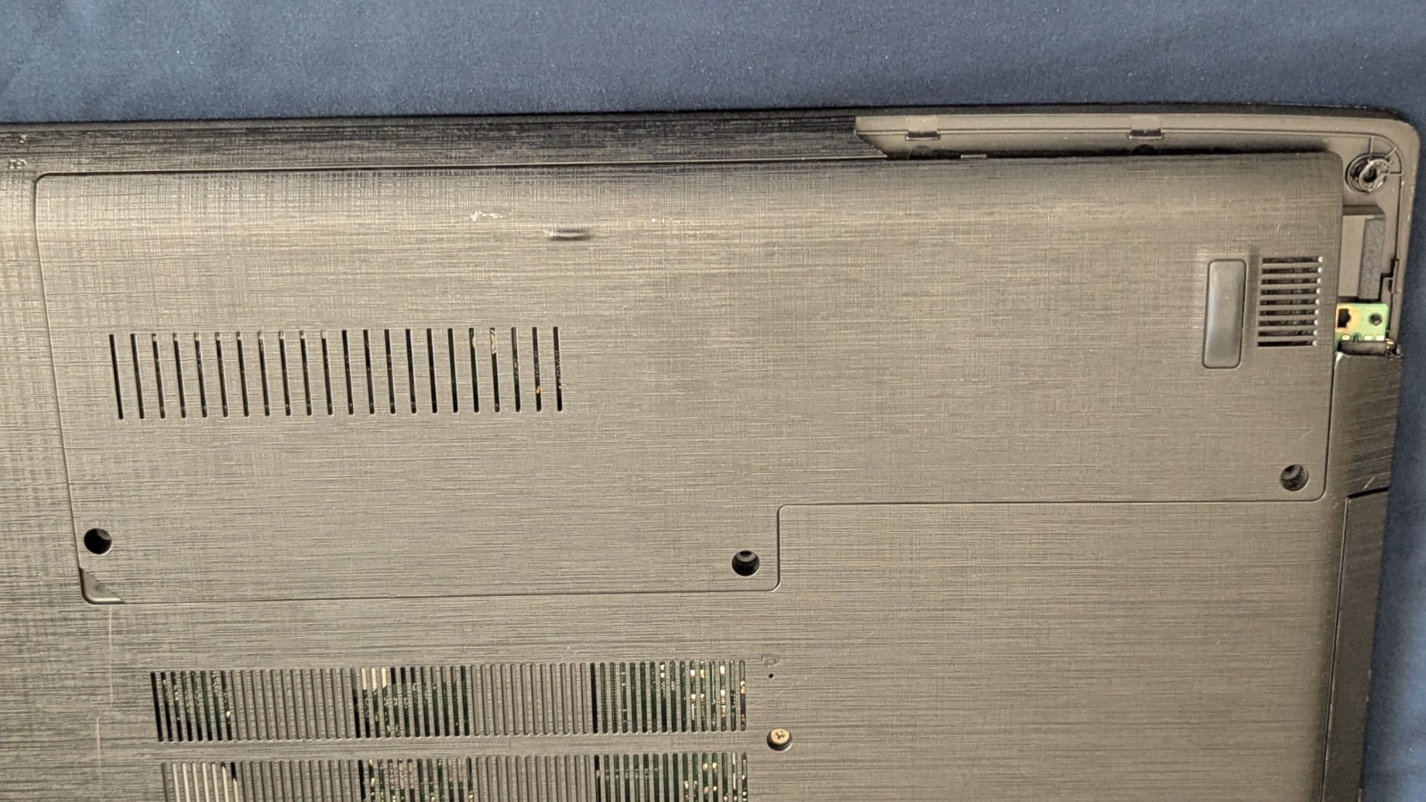 Acer laptop Aspire E5-576 Series Model N16Q2 4GB RAM (For Parts)
