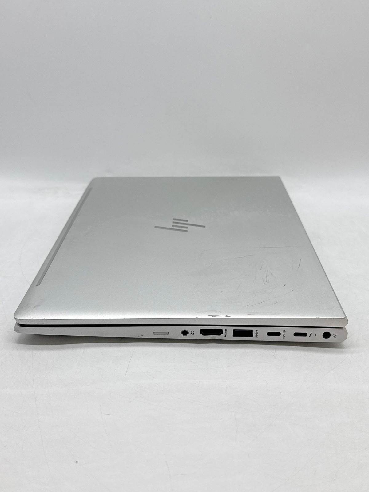 HP EliteBook 640 G10 14.0″ Touch Core i5-1335U 256GB SSD 8GB RAM – Screen Marks