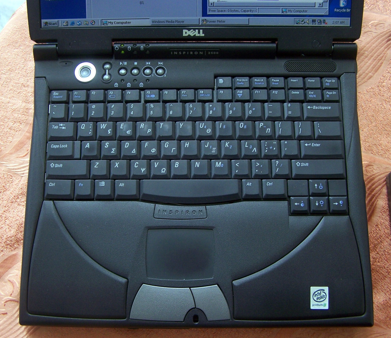 Dell Inspiron 2500 Pentium 3 1GHz 256MB 40GB Floppy Serial Parallel-dos imb cdt-