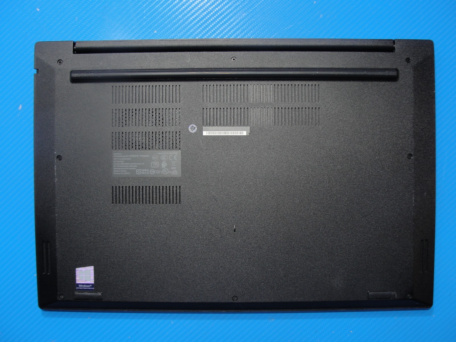 Lenovo ThinkPad E590 15.6″HD Intel Core i3-8145U 2.1GHz 8GB RAM 1TB HDD+P/A