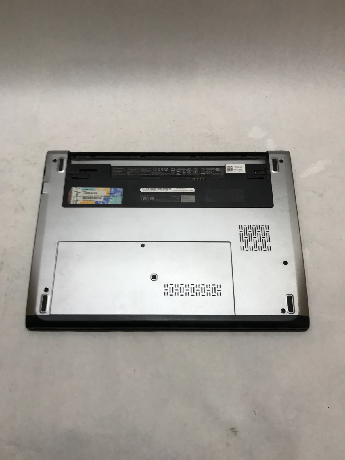 Dell Latitude 3330 13″ Intel Core i3 4GB RAM NO HDD/OS BOOTS TO BIOS NO BATT -DW