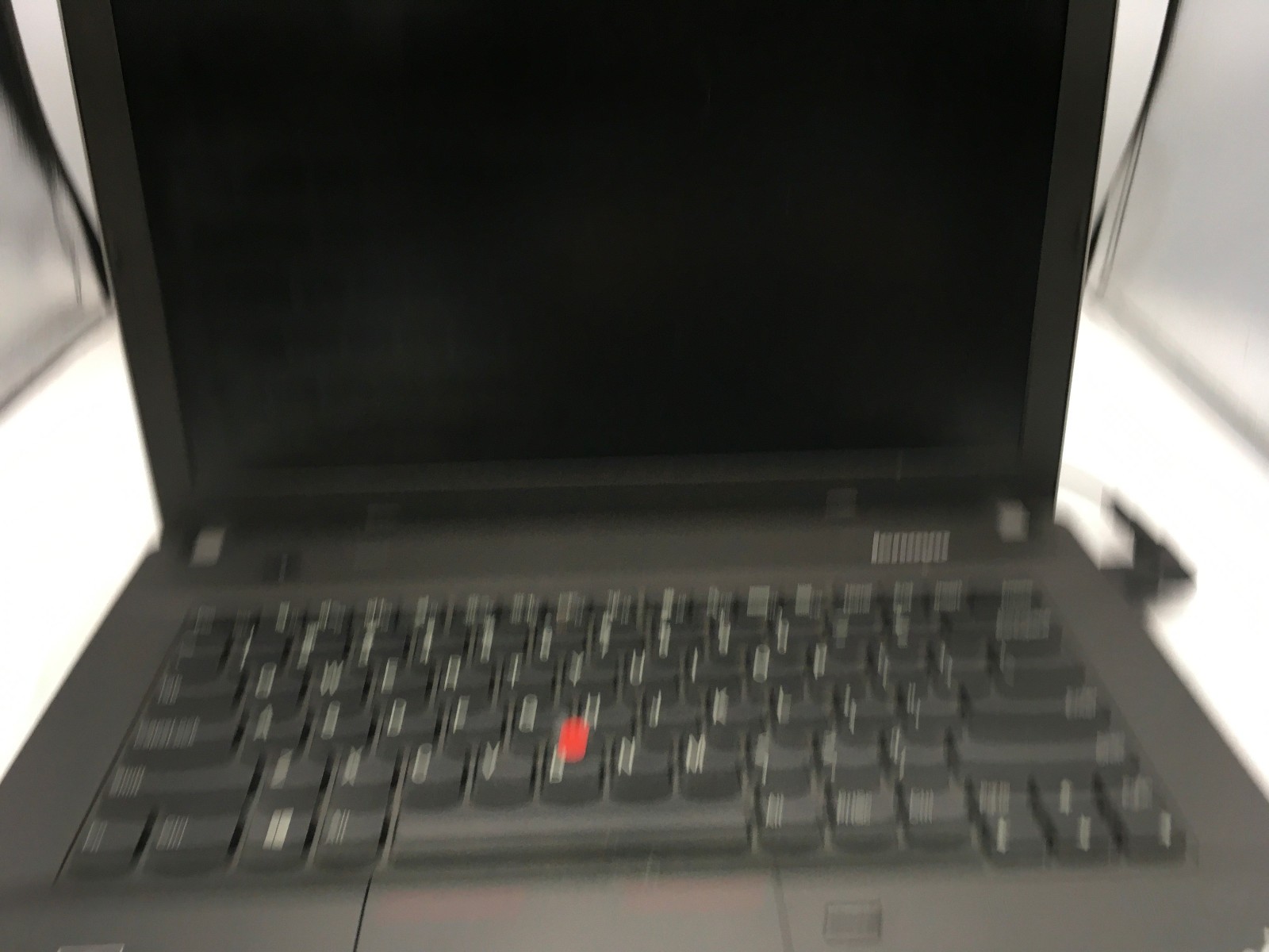 LENOVO THINKPAD E431 – FOR PARTS/NO BOOT – INTEL I5 3RD GEN – NO RAM – READ – BB