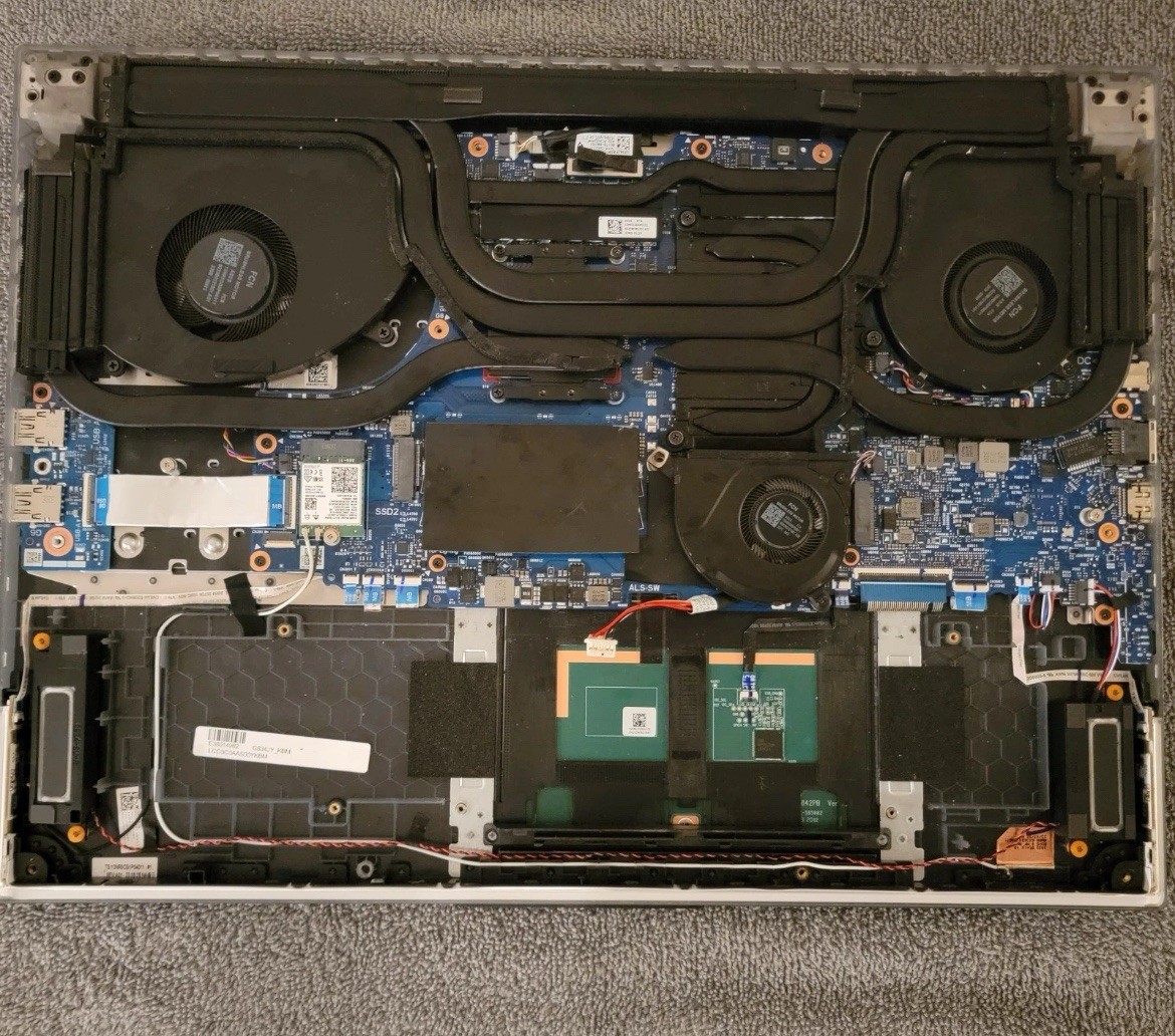 ASUS ROG Strix 18 G834JY-XS97 i9 13th Gen, RTX 4090, PARTS/REPAIR *** READ ***