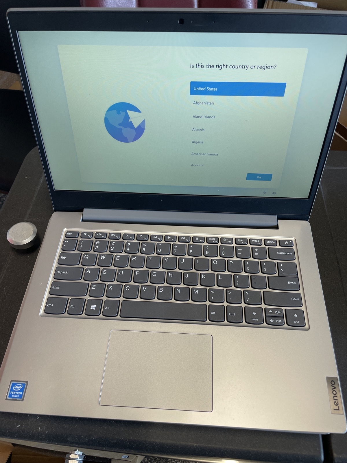 Lenovo Notebook IdeaPad 1 Laptop, 14″ 14″ HD (1366×768) TN 220nits