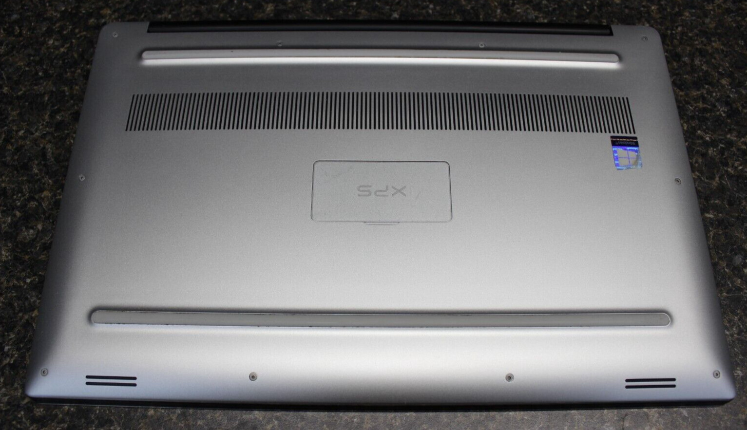 Dell XPS 15 7590 I7-9750H 1TB NvME 32GB DDR4 Win11Pro