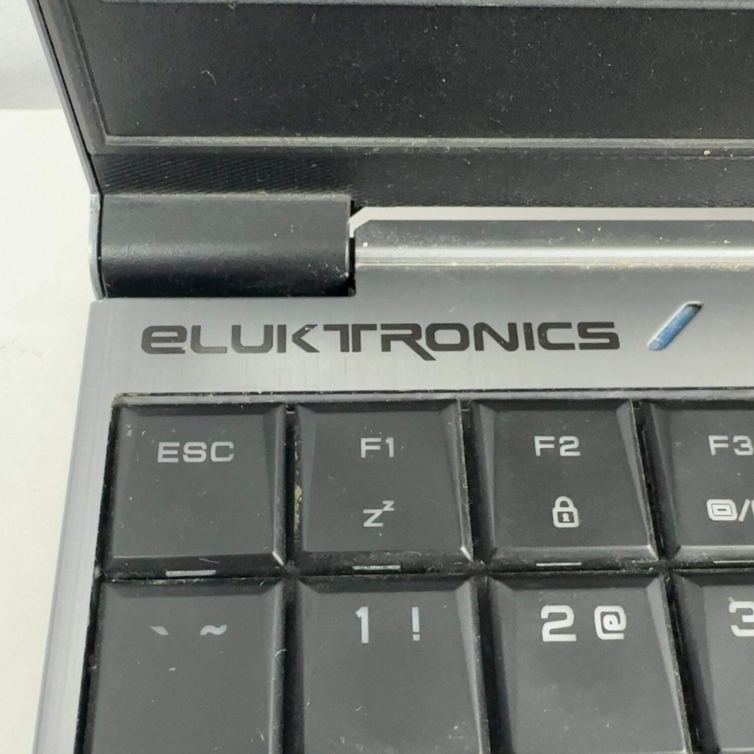 Eluktronics Mech-15 G2 15.6″ i7-8750H 2.2GHz 16GB RAM 500GB SSD GeForce GTX 1060