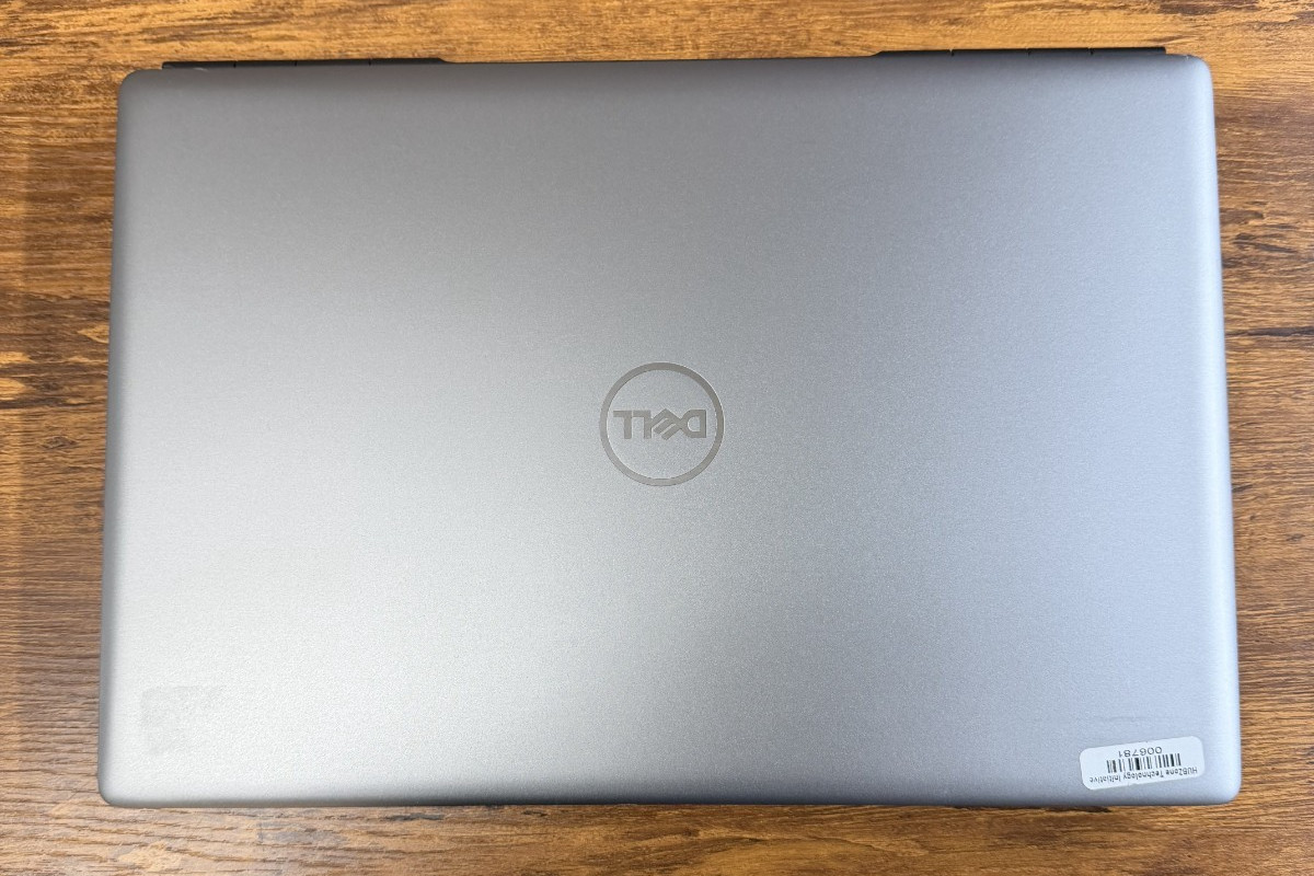 Dell Precision 7560 Intel(R) Core(TM) i9-11950H 32 GB RAM 1 TB SSD 15.6″