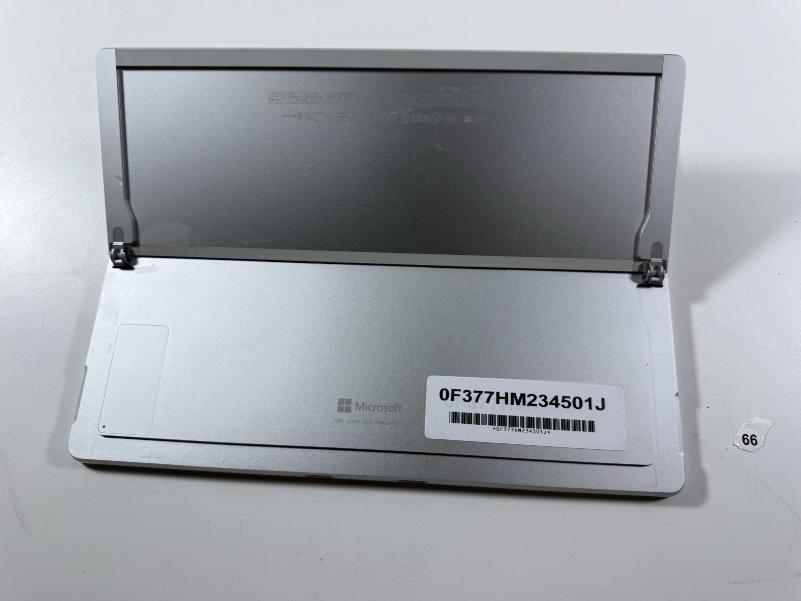 Microsoft Surface Pro 8 (1982) i5-1145G7 – 16GB RAM – 256GB 120Hz – Win 11 Pro