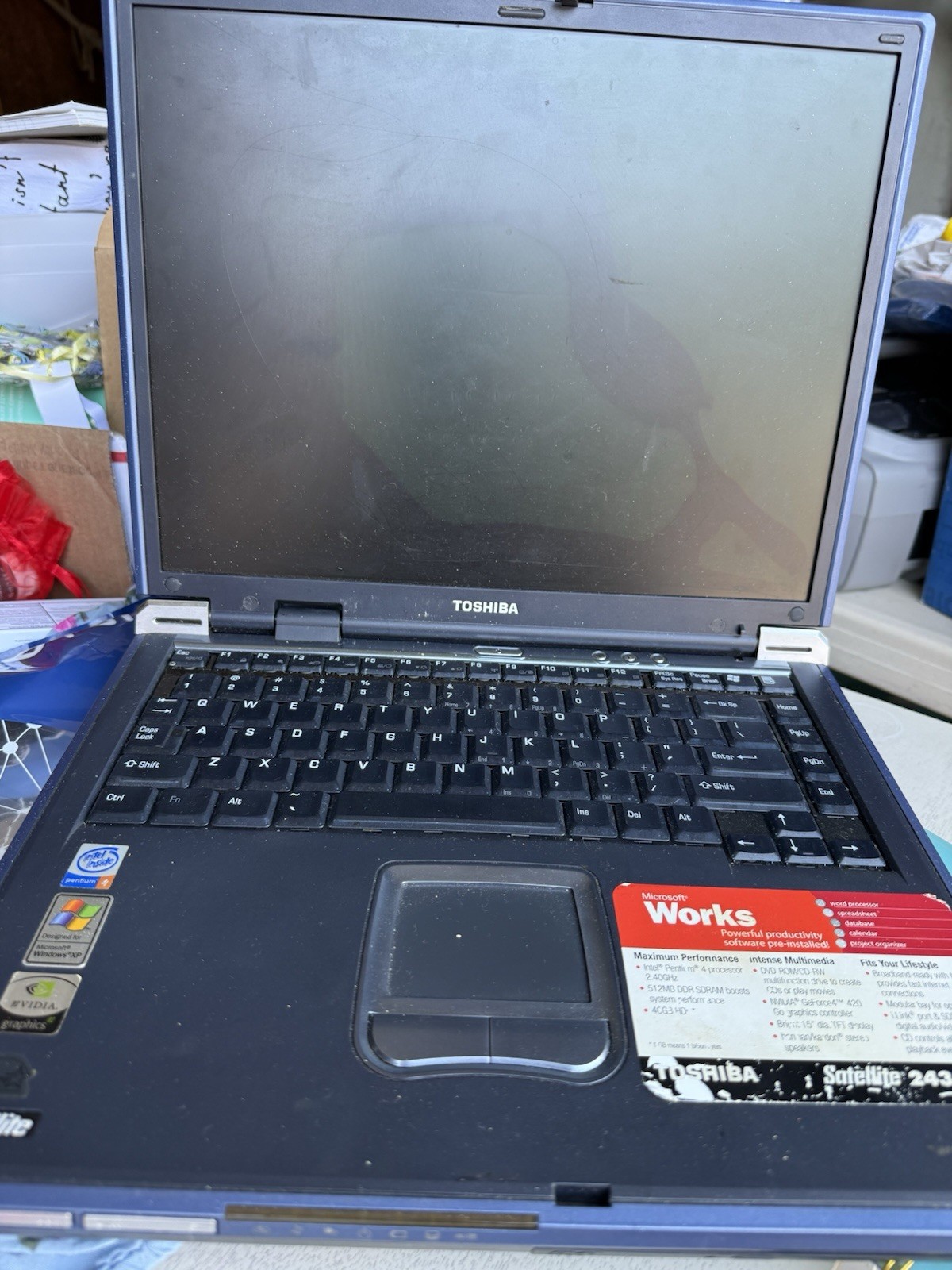Toshiba Satellite 2435-S265 14″ Pentium 4 2.4GHz 512MB 40GB XP Wi-Fi