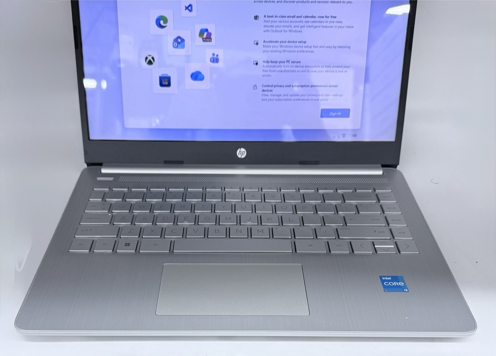 HP 14-dq2031wm 14″ HD Notebook Intel Core i3-1115G4 3.0GHz 4GB RAM 128GB SSD