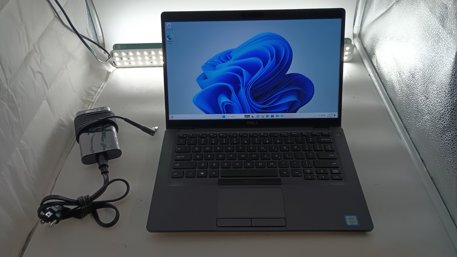 12034 Latitude5401 w/charger *LOCKED BIOS*.i5-9400H.16GB.256GB NVMe.14″FHD.W11