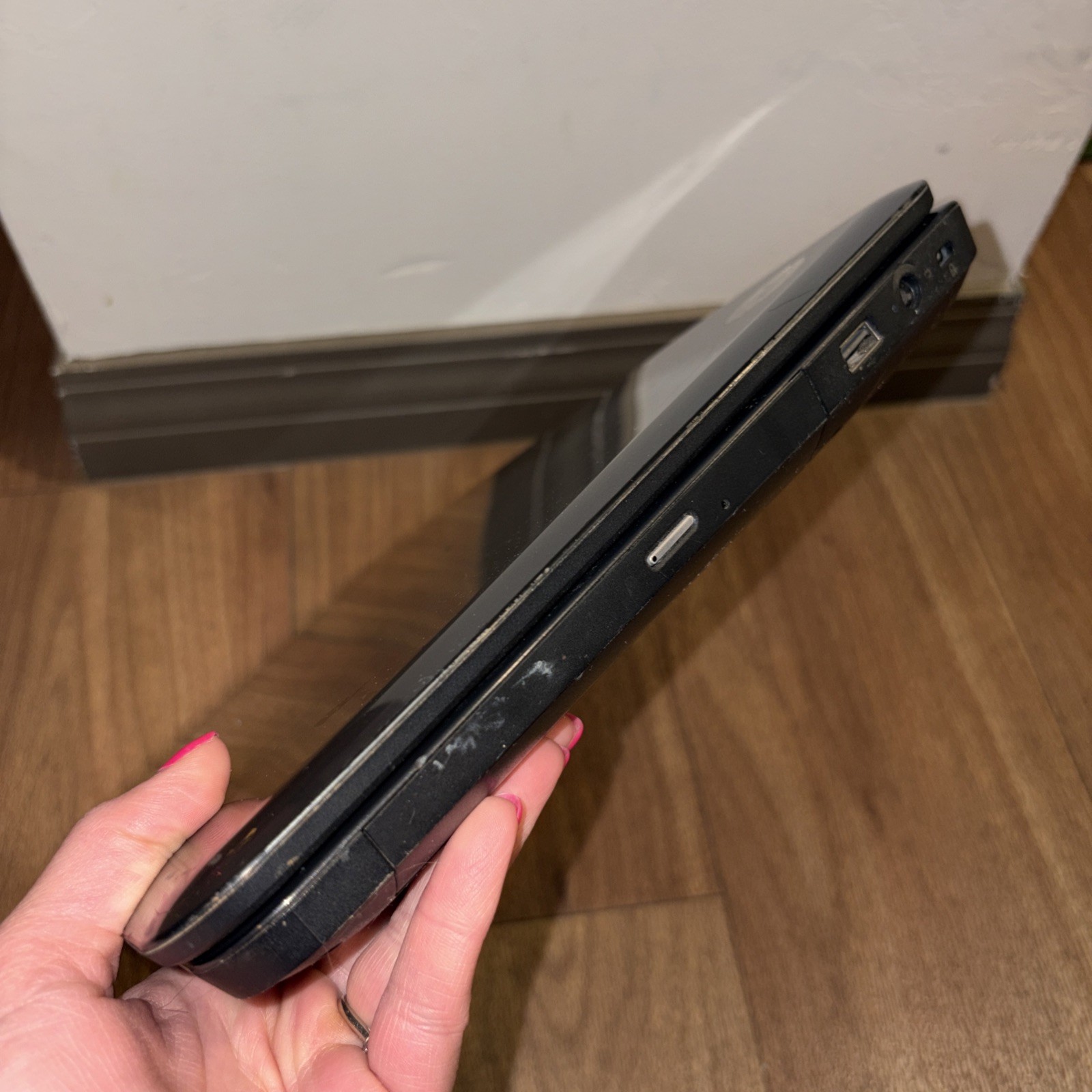 HP Pavilion G6-1B60US 15.6in, AMD A4-3300M 1.9GHz, 4GB, 500GB Laptop, Chrome