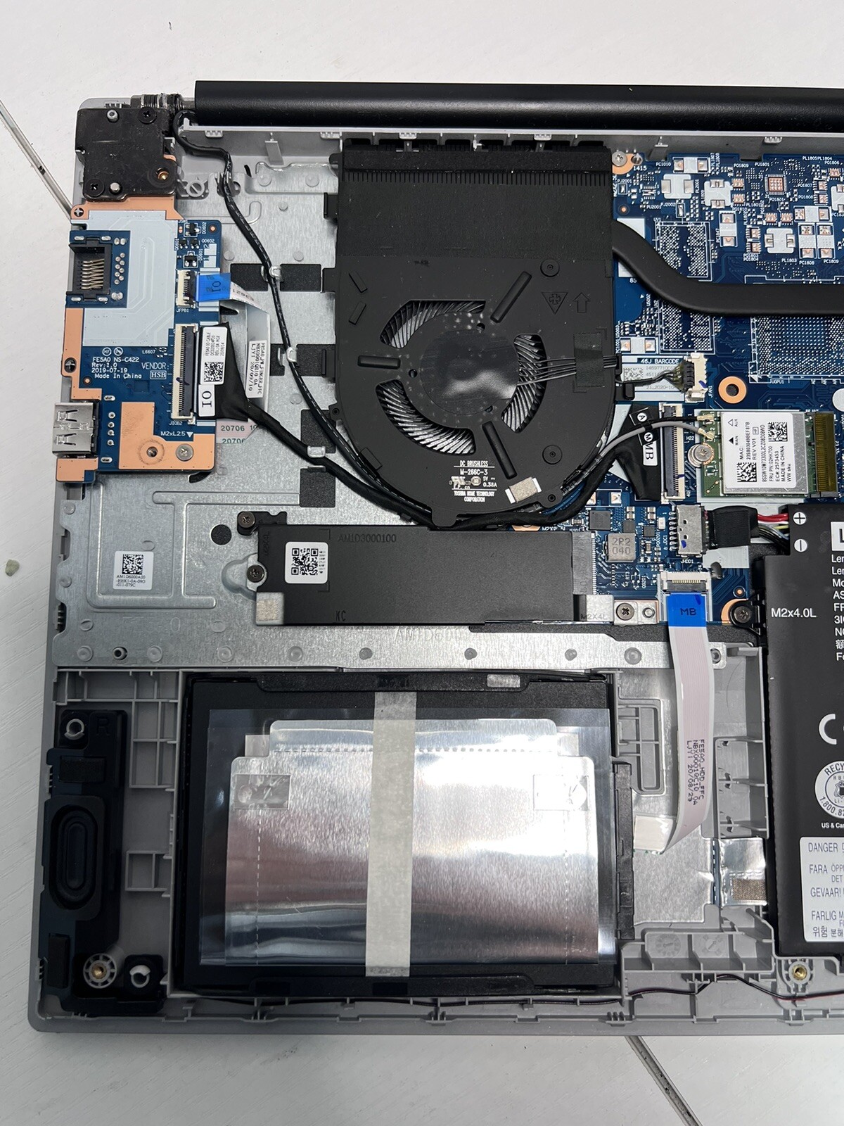 Lenovo ThinkPad E15 15.6″ FHD i7-10510U ( NO POWER ON – For Parts Only )