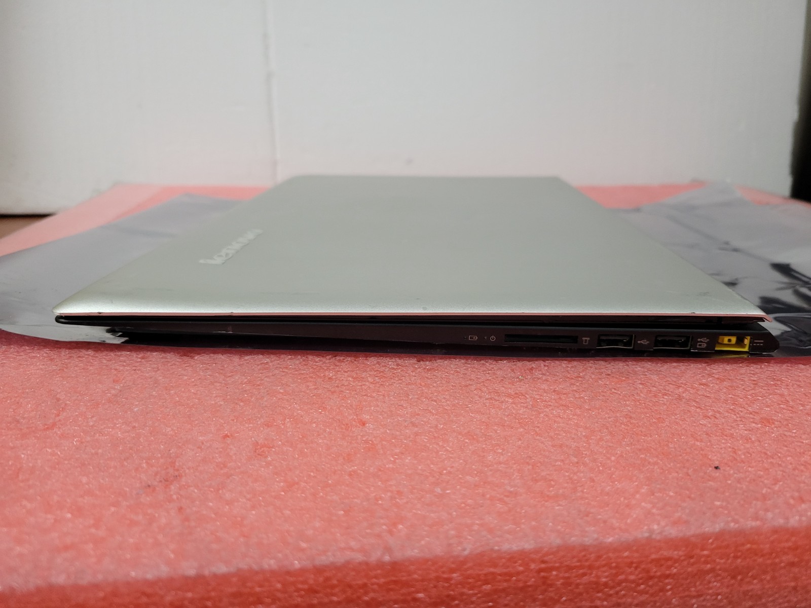 Lenovo IdeaPad U530 i7-4500U 4GB RAM *AS IS/BIOS* (NO HDD/BATT/OS/COVER) | LP505
