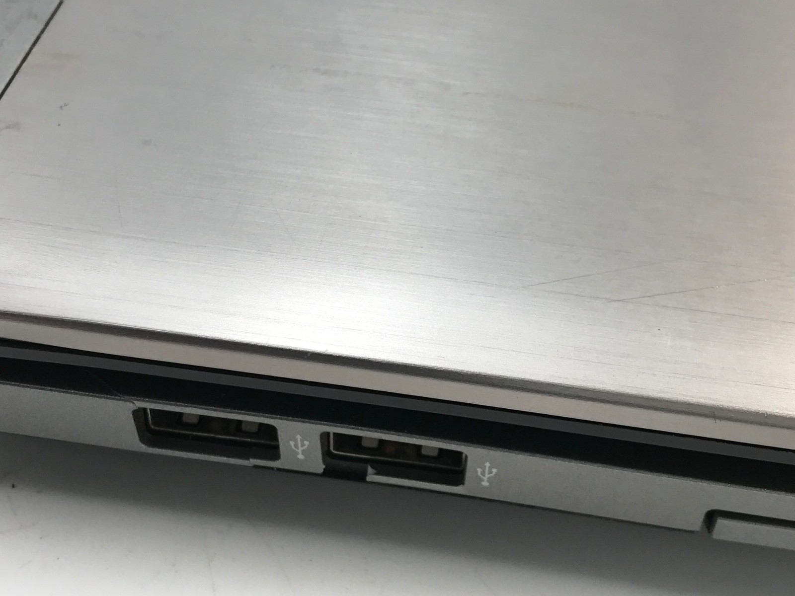 HP ProBook 4540 Intel Core i5-3210M 2.5GHz 15″ 4Gb RAM-BOOTS/DISPLAY ARTIFACT-MZ