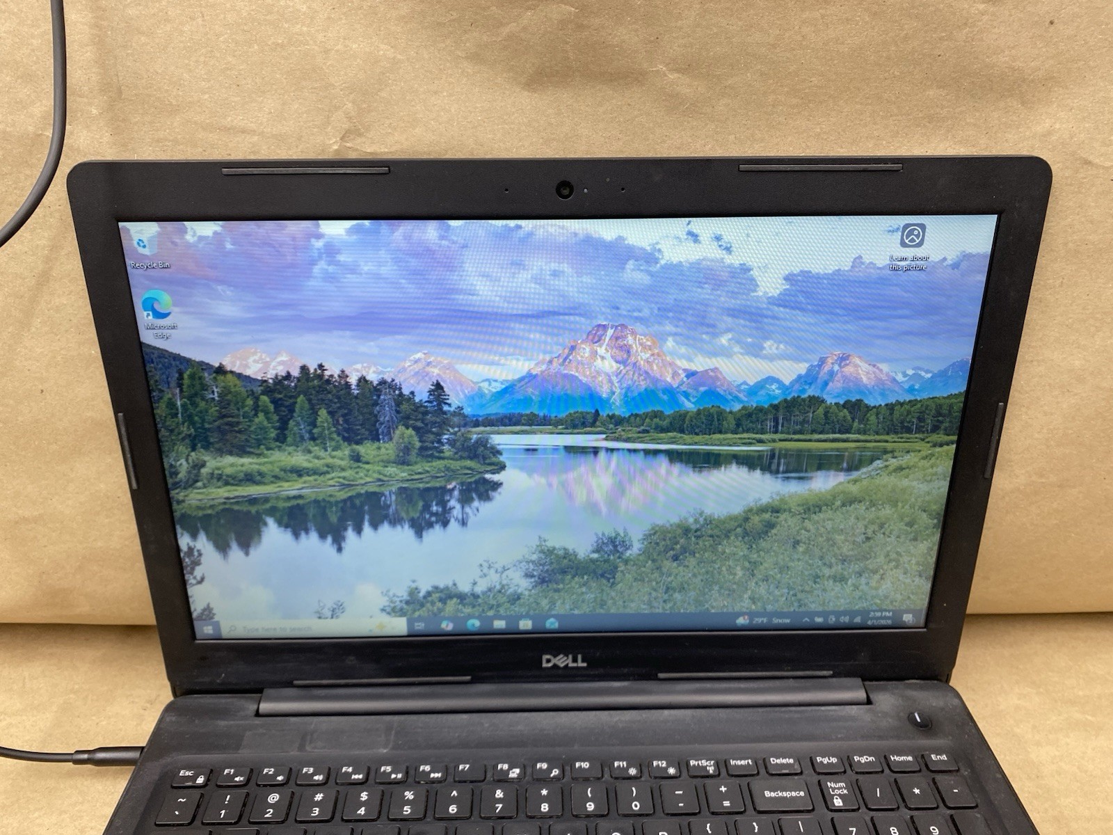 Dell Latitude 3590 – 15.5″ HD – i7-8550U – 8GB – 256GB SSD – Win 10 Pro – READ