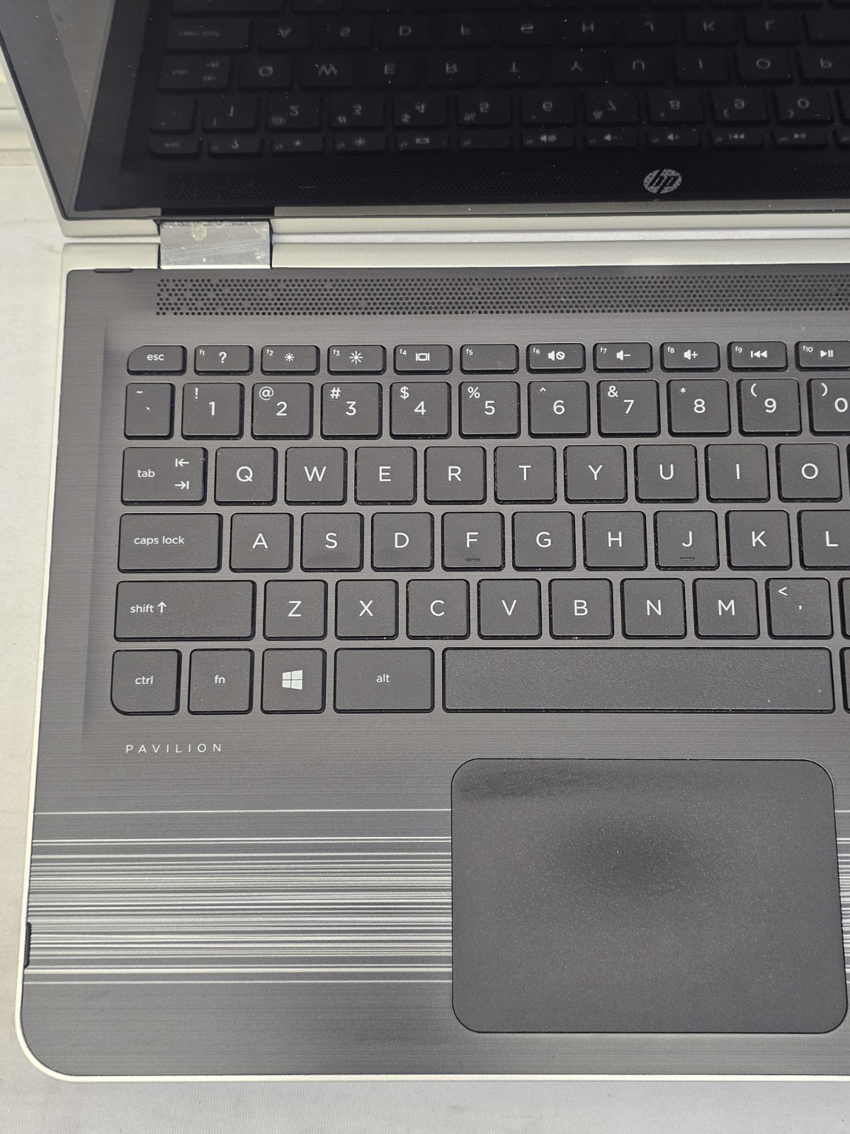 HP Pavilion x360 m3 Laptop – i3 6100u – 6GB RAM – 500GB HDD – BAD SCREEN WIN 10