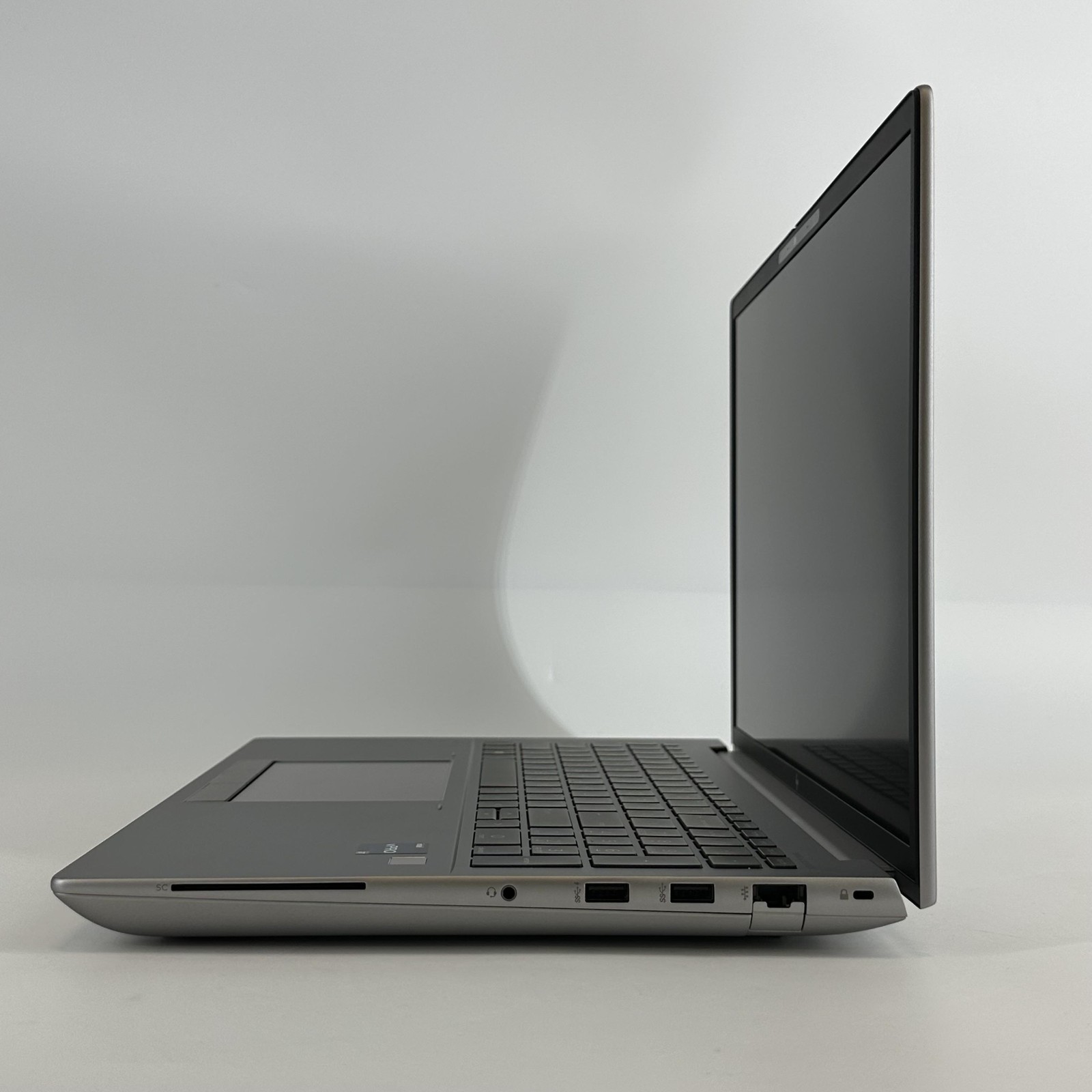 HP ZBook Fury 16 G9 FHD+ 2.1 GHz i7-12850HX 32GB 1TB SSD RTX A2000 Good
