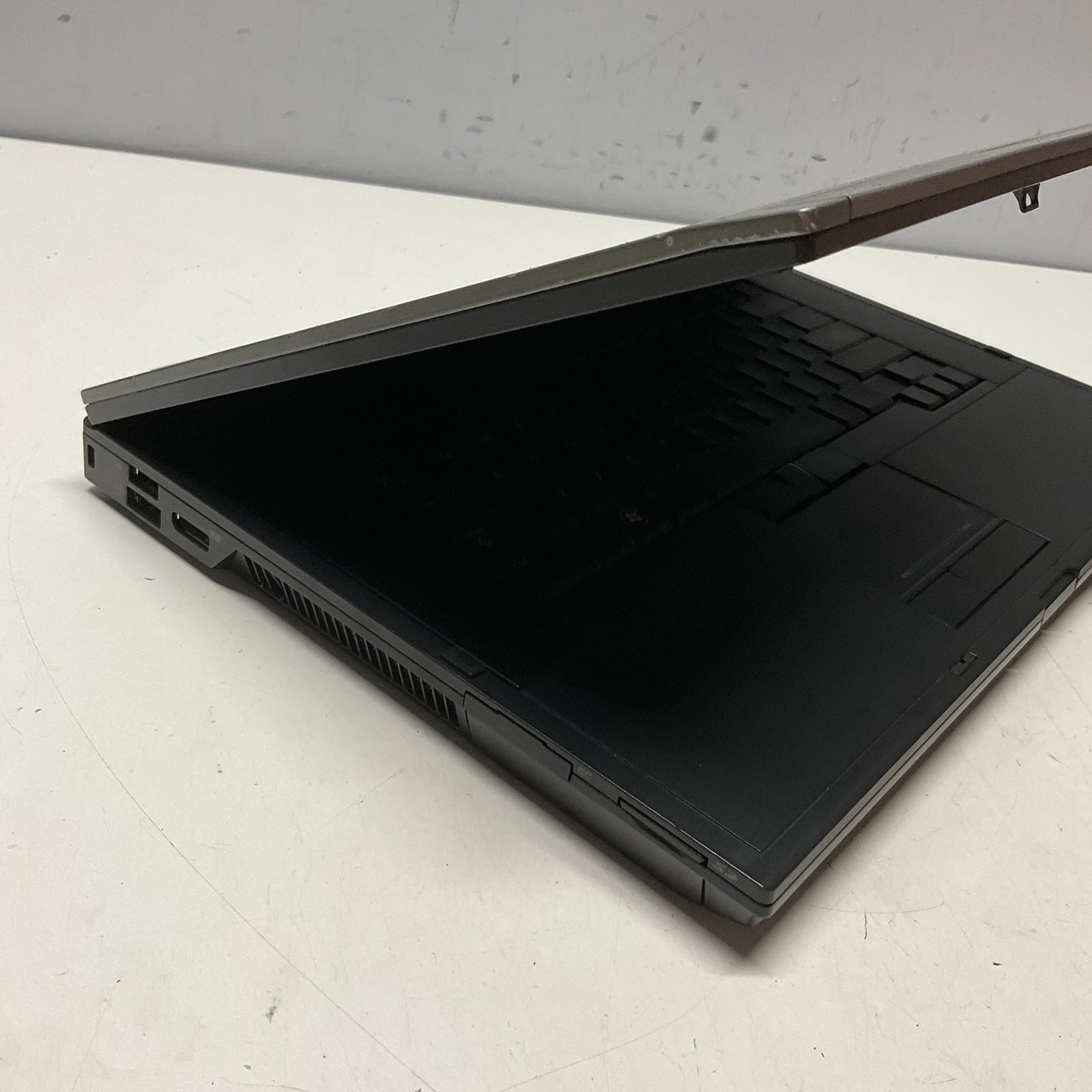 Dell Precision 4500 Laptop i7-620M 2.67GHz 4GB 250GB SSD Win 10 Pro NO BAT READ