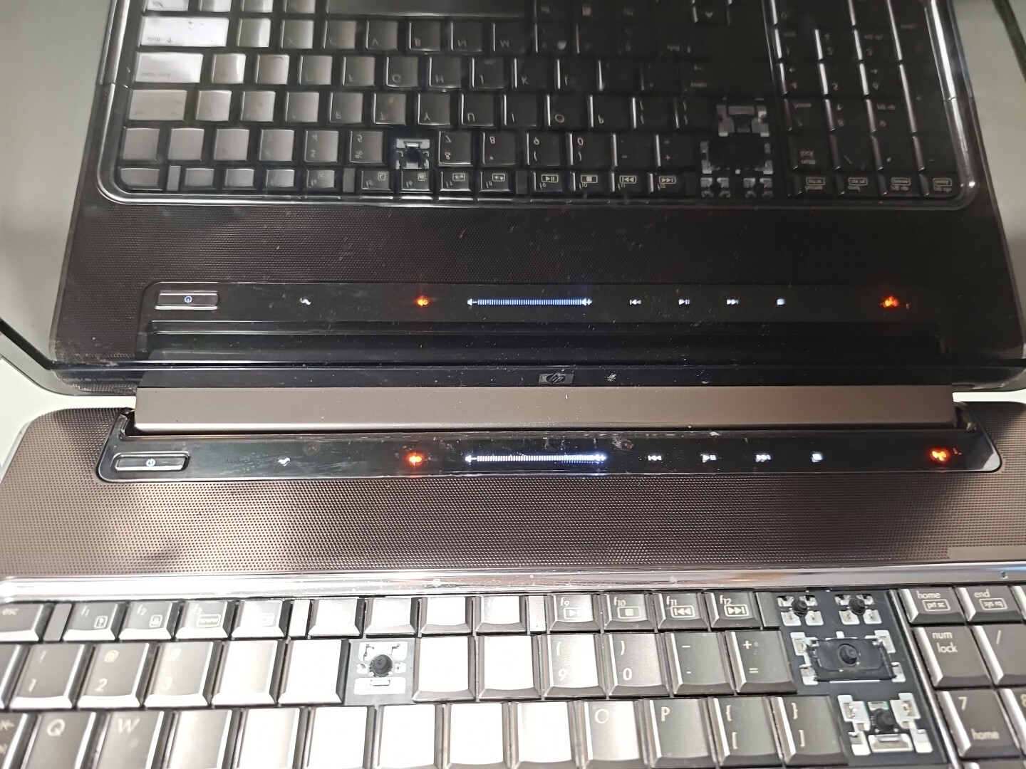HP PAVILLION dv7-1260us. PARTS OR REPAIR. 17” SCREEN.